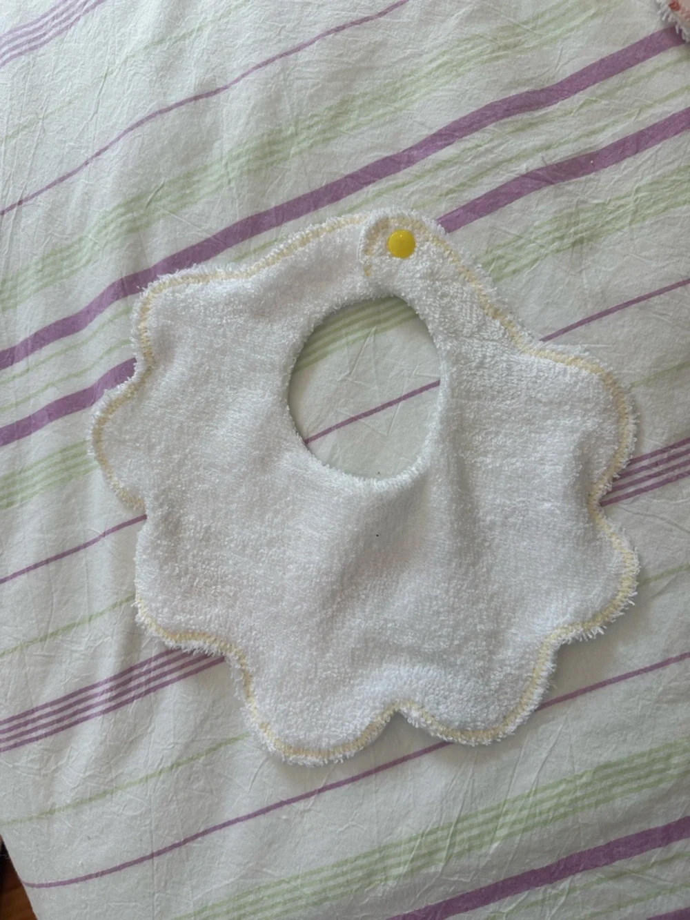 Cute Floral Baby Bib - White with snails